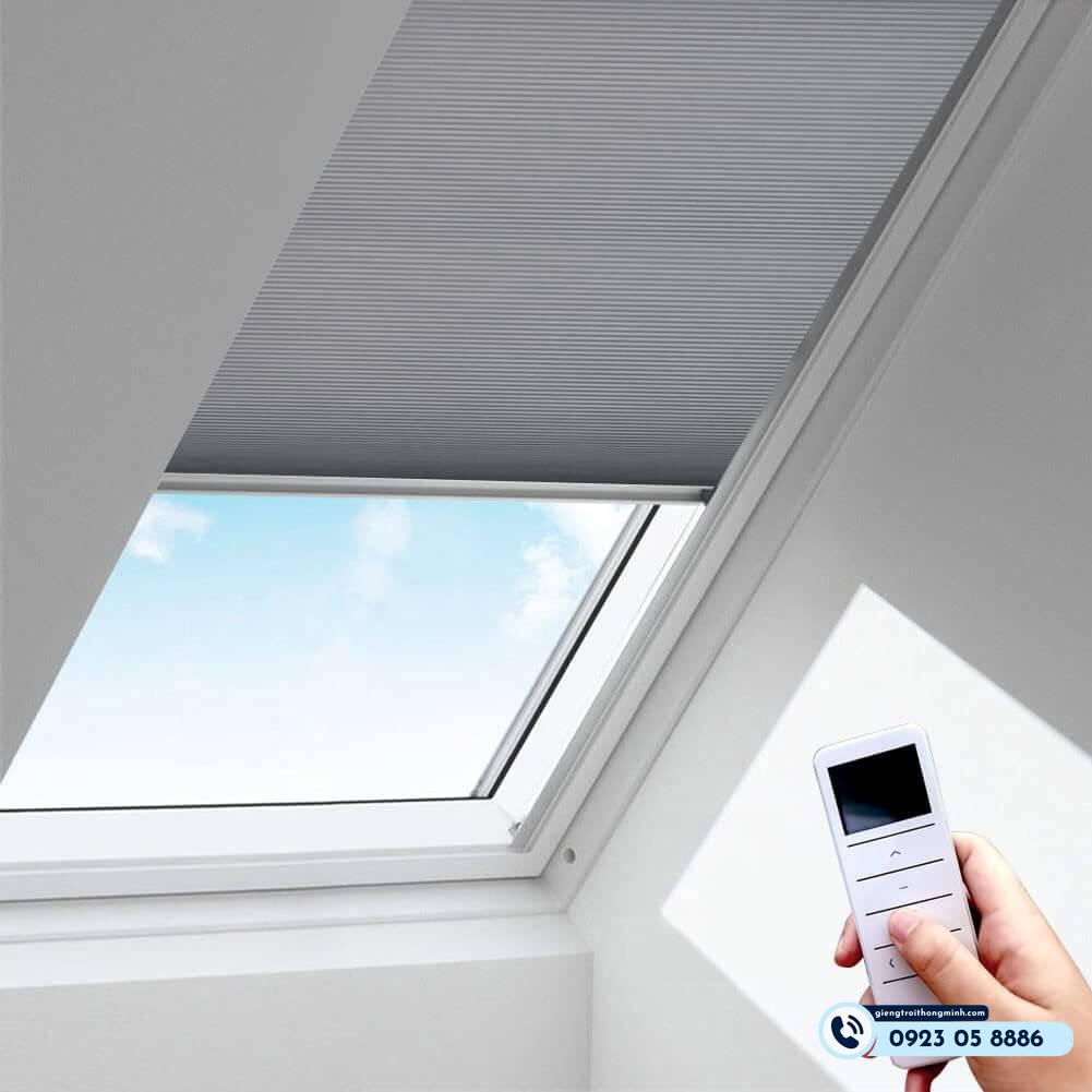 Rèm giếng trời tự động